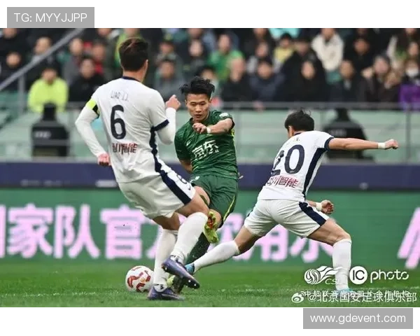 中超联赛第30轮北京国安主场大胜梅州客家展现强劲实力 中超联赛第30轮北京国安主场大胜梅州客家展现强劲实力